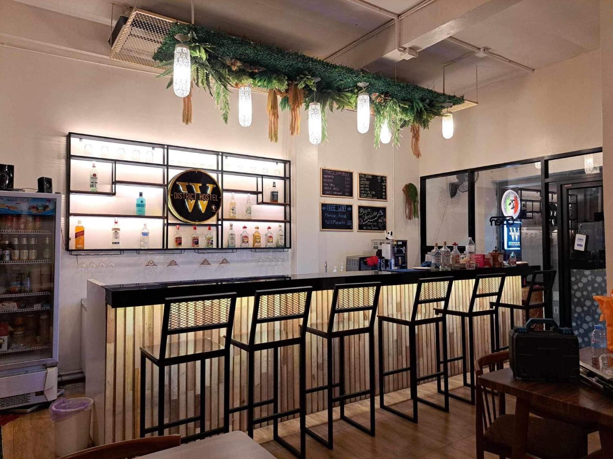 W District Hostel バンコク都 エクステリア 写真
