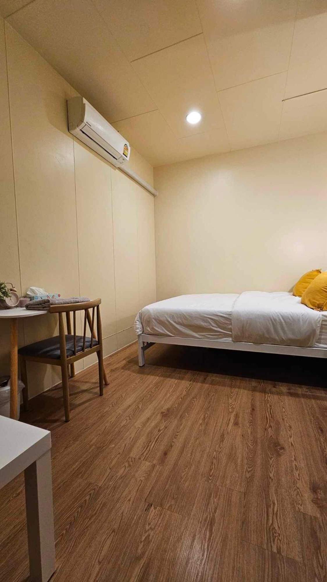 W District Hostel バンコク都 エクステリア 写真